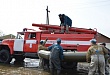 Сотрудник уватского ГИМС помогает ликвидировать последствия наводнения в Ишиме